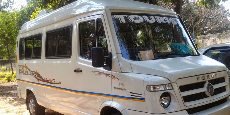 13 seater bus tempo traveller